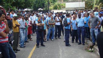 Imagem Servidores da Transalvador paralisam atividades