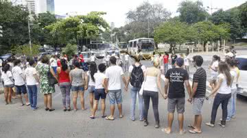 Imagem Morte de Charles Müller: alunos da UFBA fazem protesto por assassinato de colega