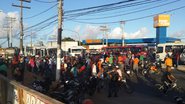Imagem Motociclistas protestam na Estrada do Coco por atendimento de colega acidentado