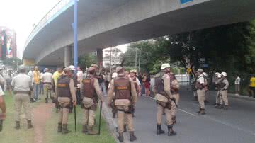 Imagem  Membros da OAB acompanham Black Bloc por receio de pressão policial