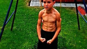 Imagem Garoto de 7 anos tem músculos de fisiculturista