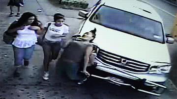 Imagem Câmera flagra momento chocante em que adolescente é atropelada nos EUA