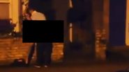 Imagem Casal desinibido é flagrado fazendo sexo em calçada