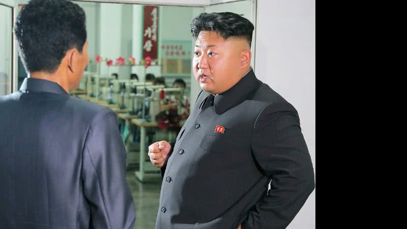 Imagem Líder norte-coreano dirige pessoalmente teste de míssil próximo do Japão