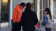 Imagem 117 pacotes de biscoito são vendidos em duas horas em frente à loja de maconha 