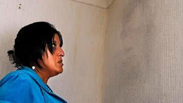 Imagem Mulher vê imagem do marido falecido há quatro anos na parede 