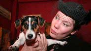 Imagem Mulher enjoa do marido e se casa com cachorro