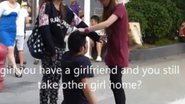 Imagem Vídeo: por traição, jovem faz namorado ajoelhar e o estapeia no meio da rua 