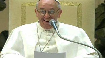 Imagem Em mensagem pelo Twitter, papa pede orações aos fiéis