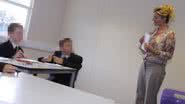 Imagem Professora é flagrada dando aula bêbada na Inglaterra
