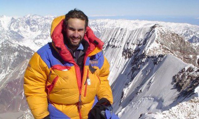 Imagem Pela terceira vez, alpinista brasileiro escala Everest