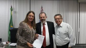 Imagem Fabíola brada na Câmara e vai à Alba colocar em prática o que criticou