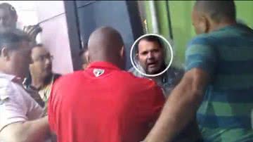 Imagem Fotógrafo é agredido em evento de Aécio Neves, em SP