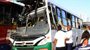 Imagem Mortes: tacógrafo de ônibus desaparece após acidente