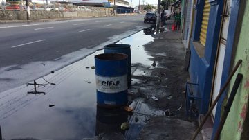 Imagem Comerciantes da Cidade Baixa sofrem com acúmulo de água da chuva