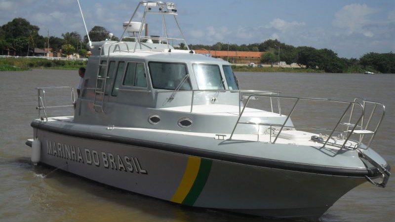 Imagem Embarcação que fazia segurança de Dilma colide com barco em Salvador