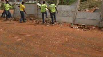 Imagem Stella Maris: dono de propriedade onde muro foi construído será notificado