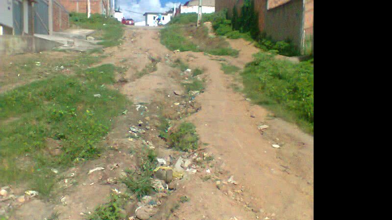 Imagem Secretário de Desenvolvimento de Feira culpa Embasa por bairro esburacado
