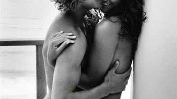 Imagem Totalmente nus: Débora Nascimento e José Loreto sensualizam em revista