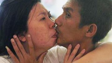Imagem Com beijo de 58h, casal tailandês quebra recorde mundial 