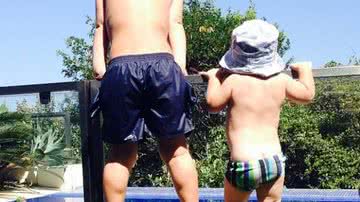 Imagem Claudia Leitte mostra imagem fofa dos filhos pegando sol