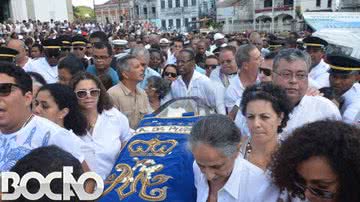 Imagem Dona Canô é sepultada em Santo Amaro, nesta quarta