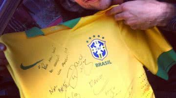 Imagem Fred almoça com a namorada em restaurante no Rio nesta segunda-feira (1)