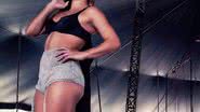 Imagem Jade Barbosa faz pose de sexy e mostra coxão 
