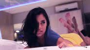 Imagem Larissa Riquelme participa de ensaio de produtos eróticos usando cores do Brasil