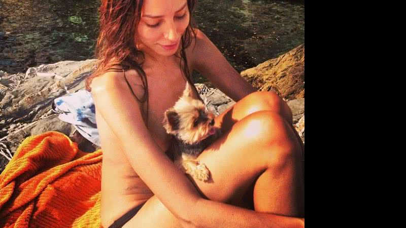 Imagem Filha de ex-técnico do Vitória faz topless 