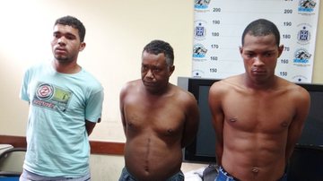 Imagem Homens são presos após assaltar ônibus intermunicipal