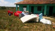 Imagem Bandidos invadem fazenda, espancam mulher e ateiam fogo em casa