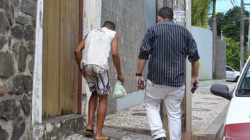 Imagem Populares agridem adolescente que roubou alunas na Pituba