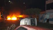Imagem  Amargosa: Corpo de Bombeiros e viaturas furam bloqueio dos traficantes
