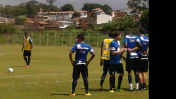 Imagem Sem Rafinha e Hélder, Marquinhos comanda coletivo no Fazendão