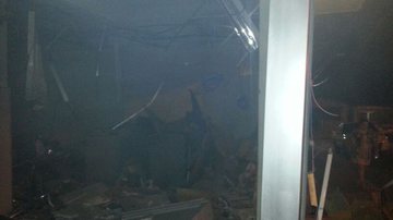Imagem Bandidos explodem agência bancária em Antas