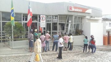 Imagem Brejões: bandidos explodem agência do Banco do Bradesco