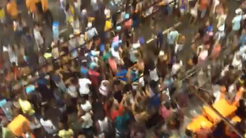 Imagem Vídeos: leitor do Bocão flagra violência e pancadaria no Carnaval