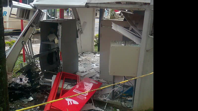 Imagem Caixas eletrônicos são explodidos em Camaçari