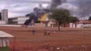 Imagem Brumado: veículo de concessionária de motos é incendiado por criminosos