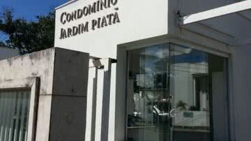 Imagem Fugindo da polícia, homem invade condomínio em Piatã e se esconde em apartamento