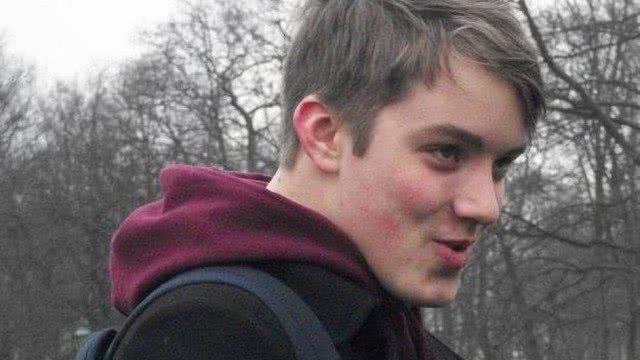 Imagem Adolescente morre de overdose nos braços da mãe