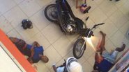 Imagem Ladrões baleados em assalto caem feridos na Comercial Ramos de Lauro de Freitas