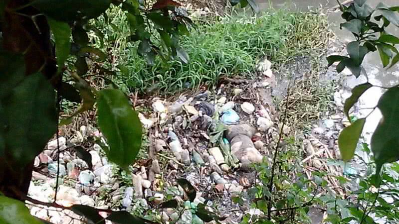 Imagem Corpo é encontrado em córrego da Estrada do Coco