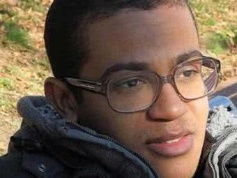 Imagem Familiares, amigos e políticos lembram aniversário do estudante Itamar
