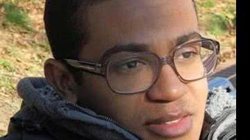 Imagem Familiares, amigos e políticos lembram aniversário do estudante Itamar