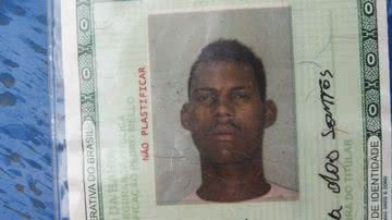 Imagem Mãe manda matar o próprio filho após o garoto beber água direto da garrafa