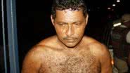 Imagem Homem arremessa faca na mulher, mas atinge a filha
