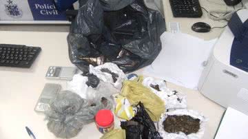 Imagem Polícia apreende maconha e cocaína em loja de jardinagem