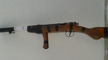 Imagem Polícia apreende espingarda artesanal em Tanhaçu